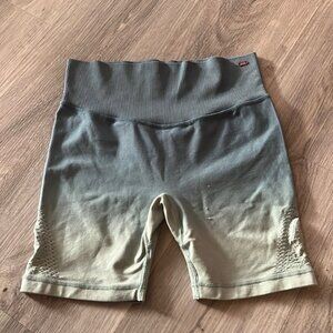 🏴 Pink Victoria’s Secret compression style shorts size small